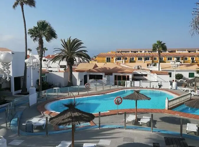 Castillo Apartment- Puerta Del Sol 245 * كاليتا ذي فوستي