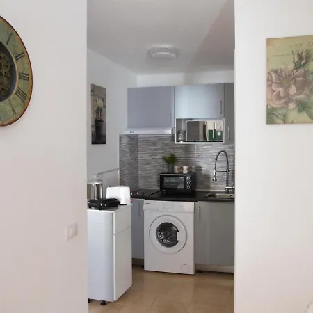 Castillo Apartment- Puerta Del Sol 245 アパート